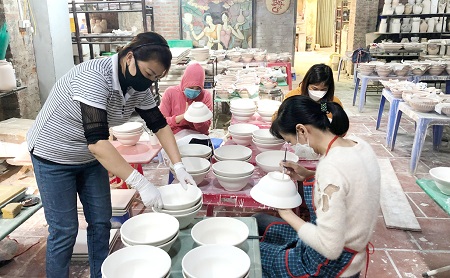 バッチャン村観光・ベトナムのバッチャン陶芸村・ベトナムの専業村紹介‐ハノイ市内観光おすすめツアー。バッチャン焼き観。