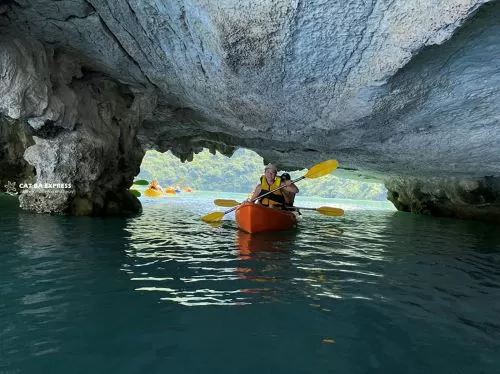 ハロン湾ダーク&ライト洞窟