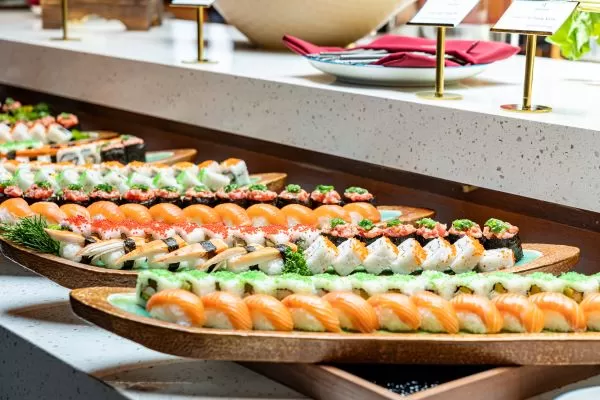 ハロン湾クルーズプレミアム日帰りツアードルフィンデイクルーズ・スンソット洞窟、ティートップ（日本語ガイド付き）ハロン湾水上リゾート・ハロン湾でカヤック体験・ハロン湾日帰りツアー