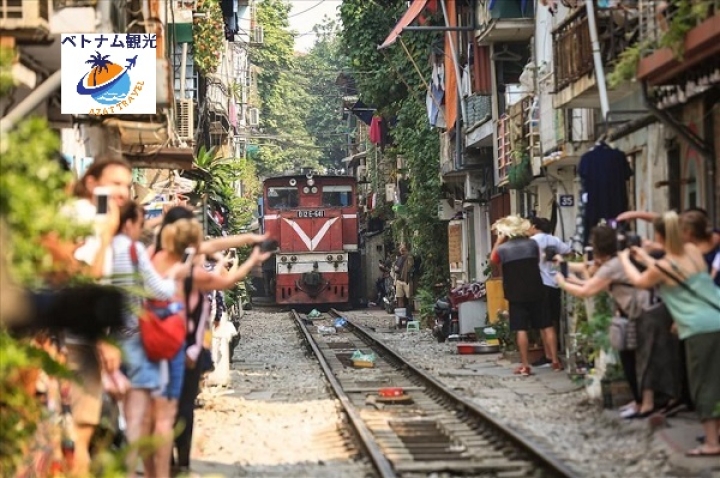 ハノイ電車鉄道観光・ハノイチェックポット・ハノイ トレイン ストリート・ハノイ市内観光